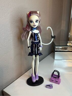 Monster High Catrine DeMew Scaremester